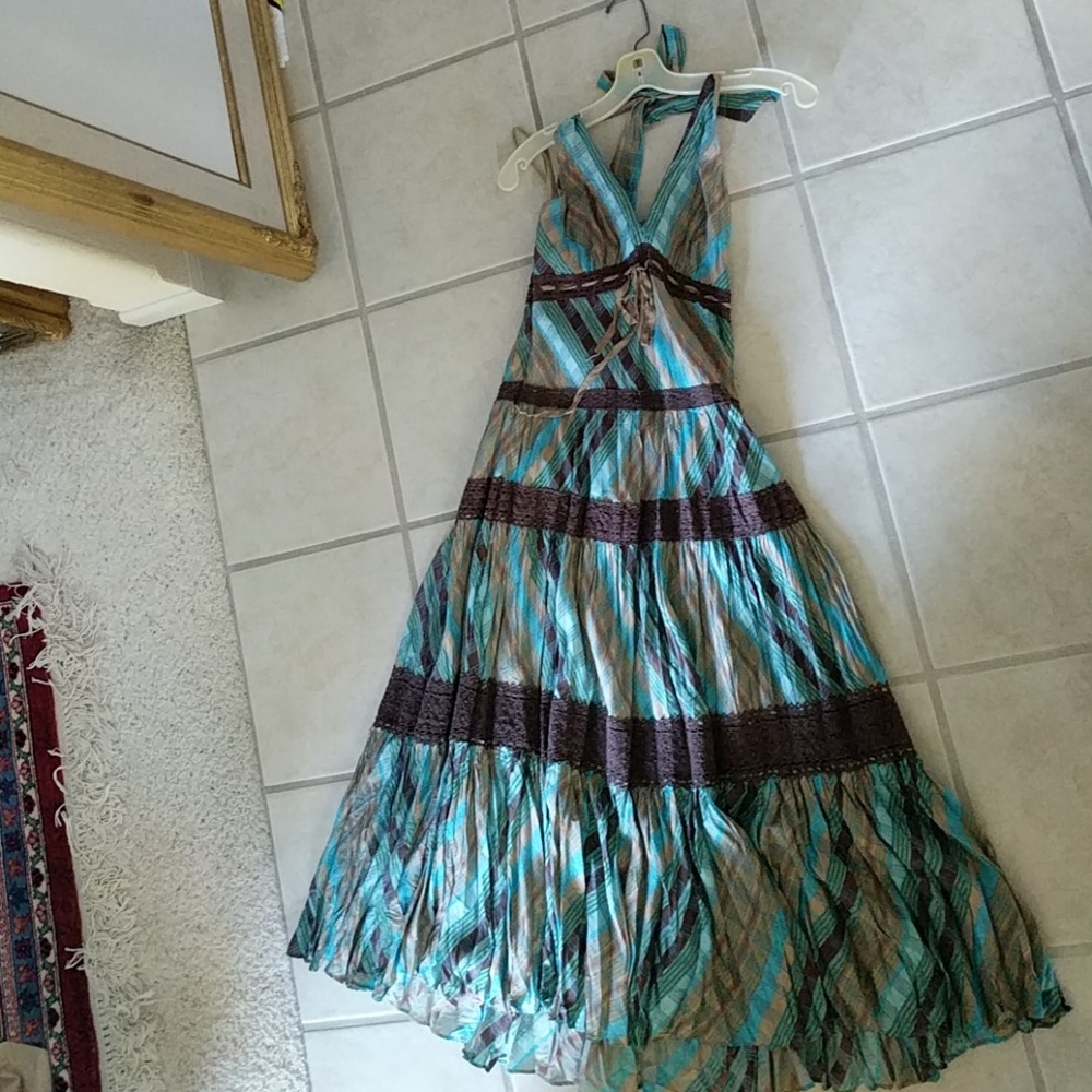 Dress - Picture 5 of 8